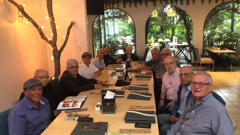 Celebración del décimo aniversario de nuestro movimiento evangelístico del adulto mayor I.C.A.M.